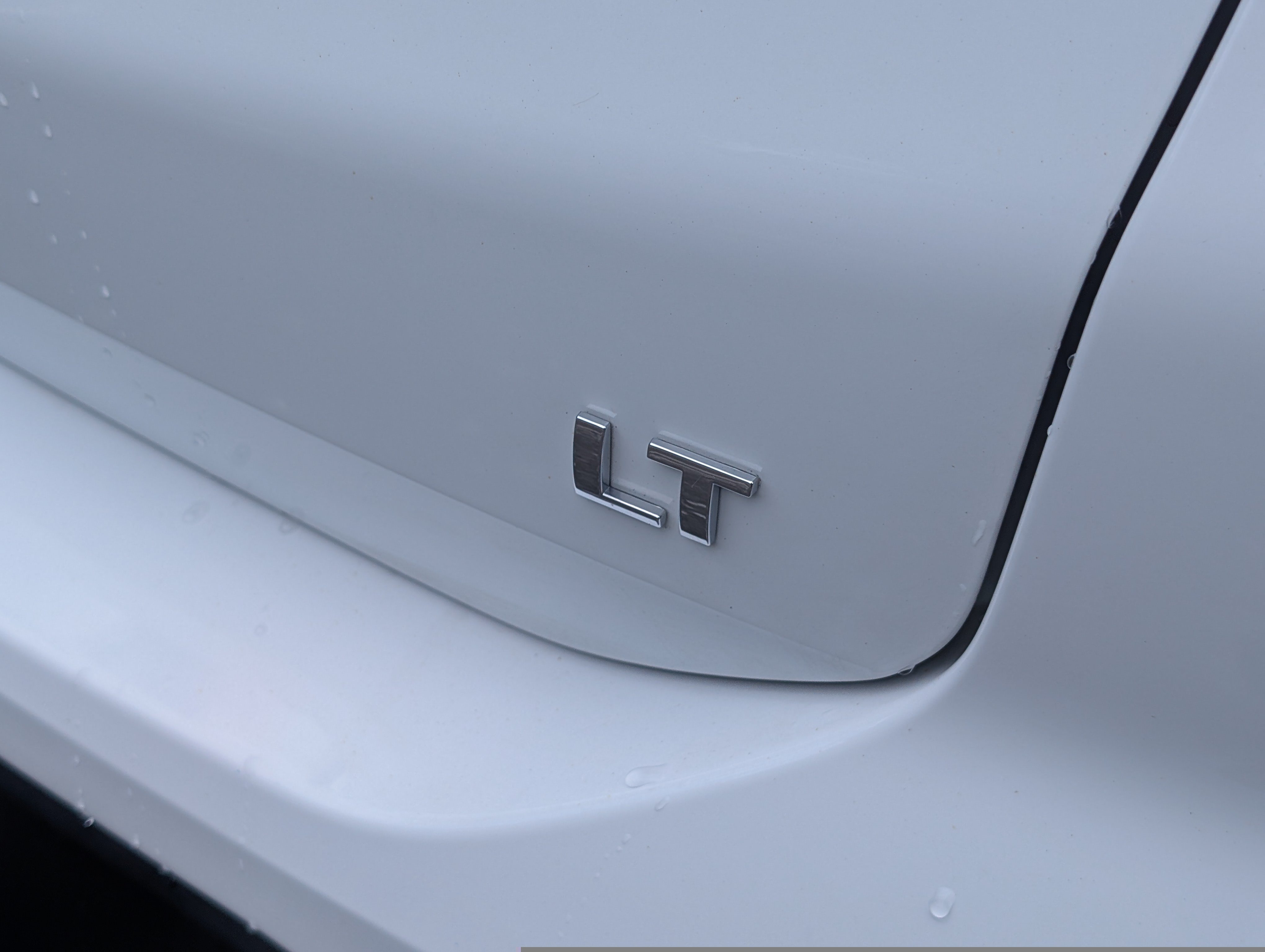 Used 2024 Summit White Chevrolet LT image 8