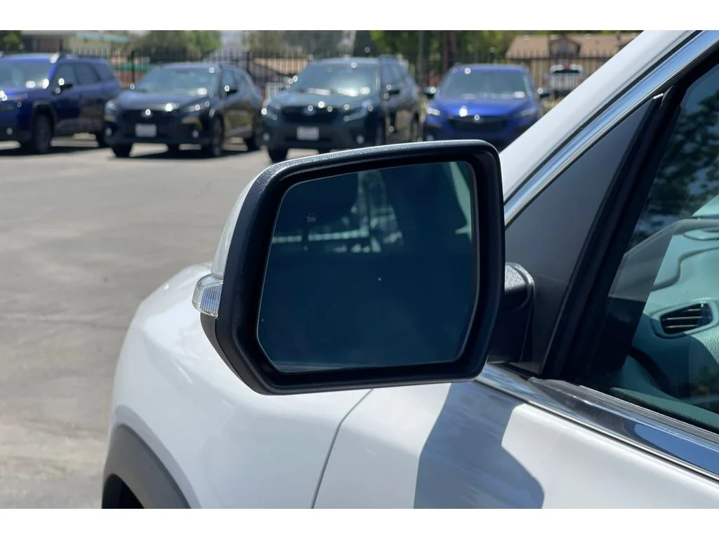 Used 2023 Summit White GMC SLT image 54