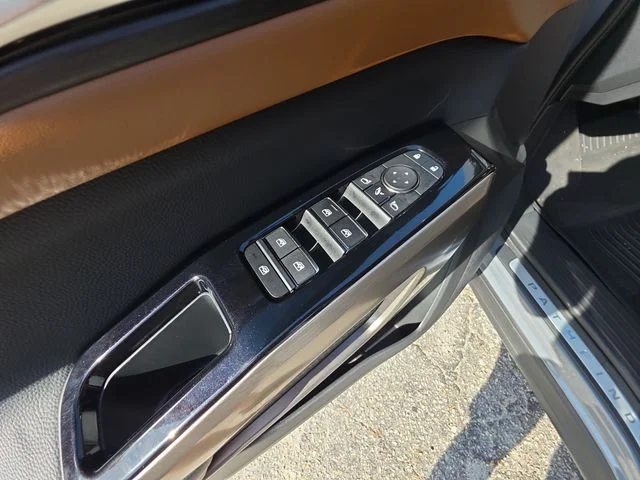 Used 2024 Gray Nissan Platinum image 13