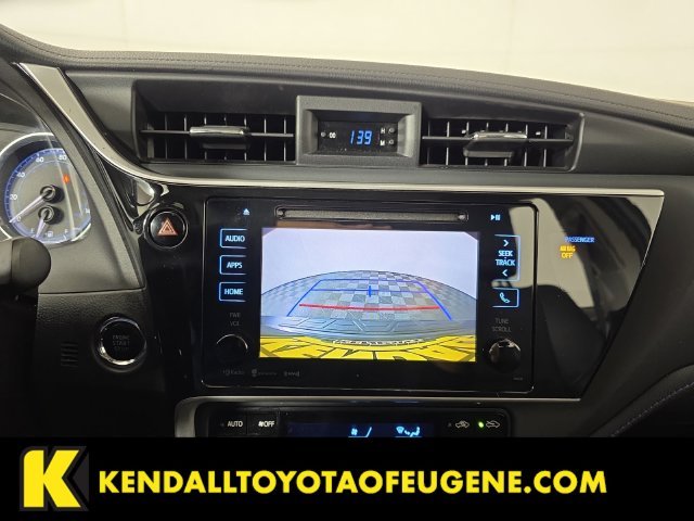 Used 2018 Gray Toyota SE image 16