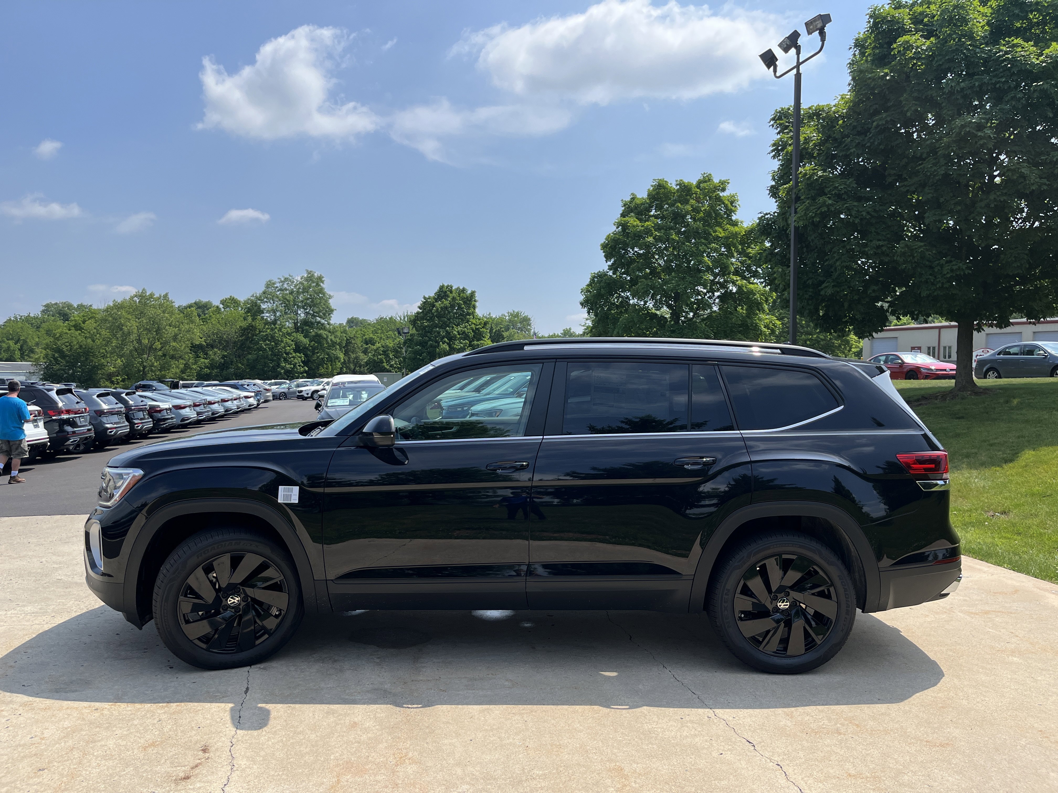 New 2026 Deep Black Pearl Volkswagen 2.0T SE w/Technology image 8