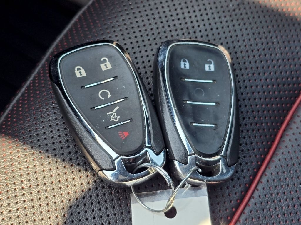 Used 2019 Cajun Red Tintcoat Chevrolet RS image 40