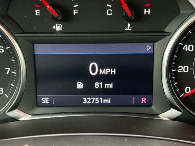 Used 2024 Silver GMC SLT image 30