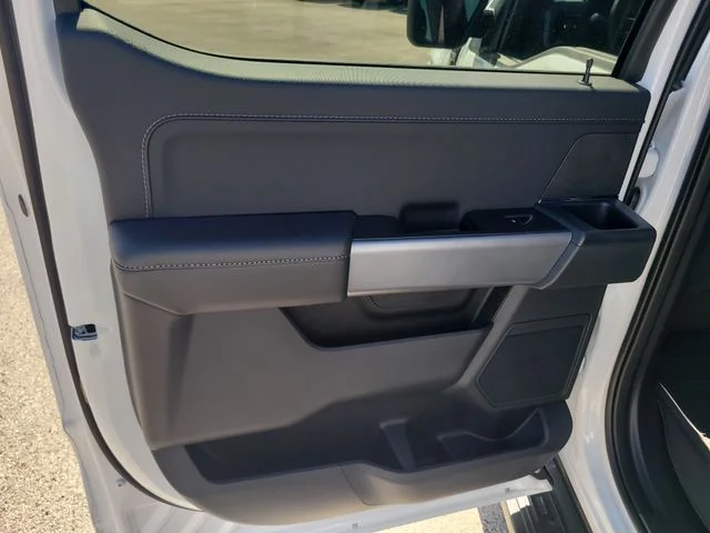 New 2026 Oxford White Ford XLT image 11