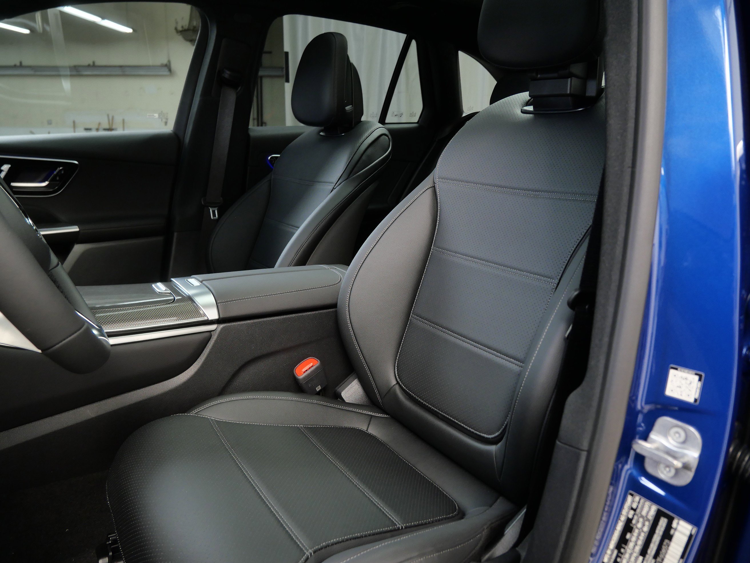 New 2026 Starling Blue Metallic Mercedes-Benz GLC 300 image 3