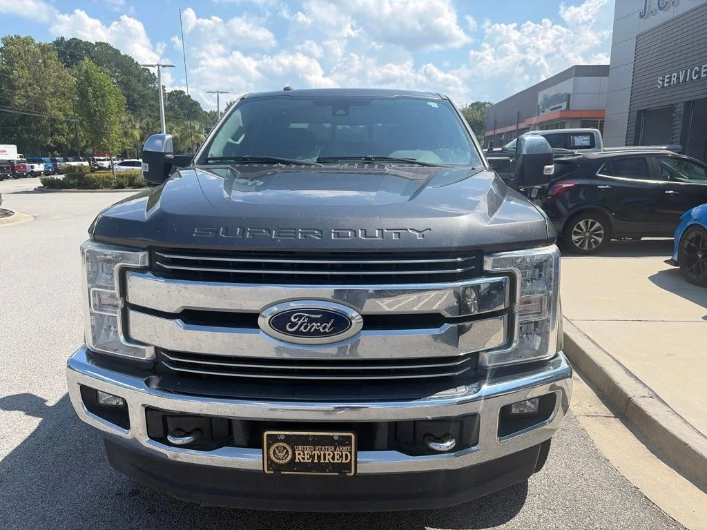 Used 2018 Magnetic Ford Lariat image 2