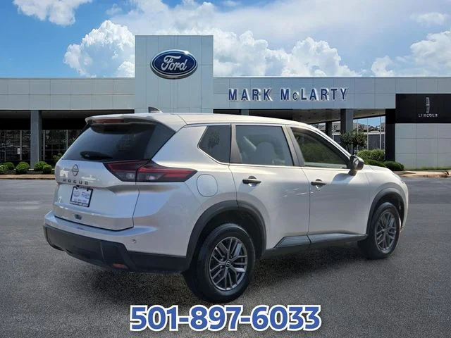 Used 2024 Silver Nissan S image 5