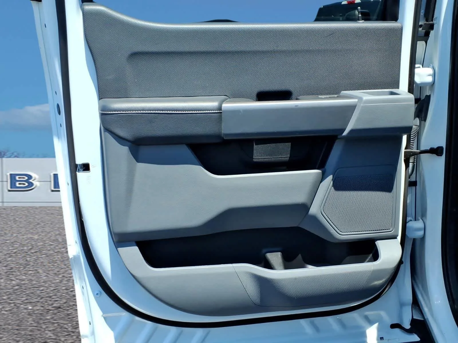 Used 2023 Oxford White Ford XLT image 27