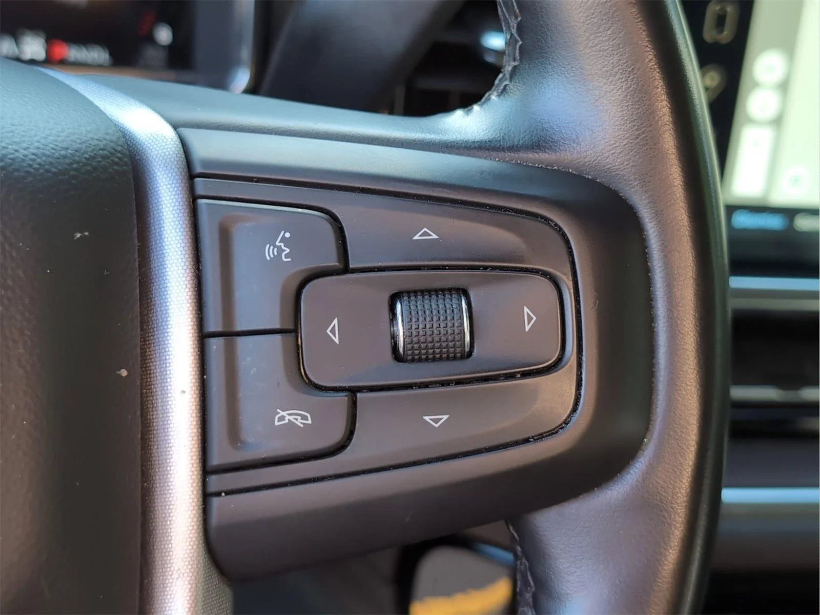 Used 2024 Onyx Black GMC SLT image 25