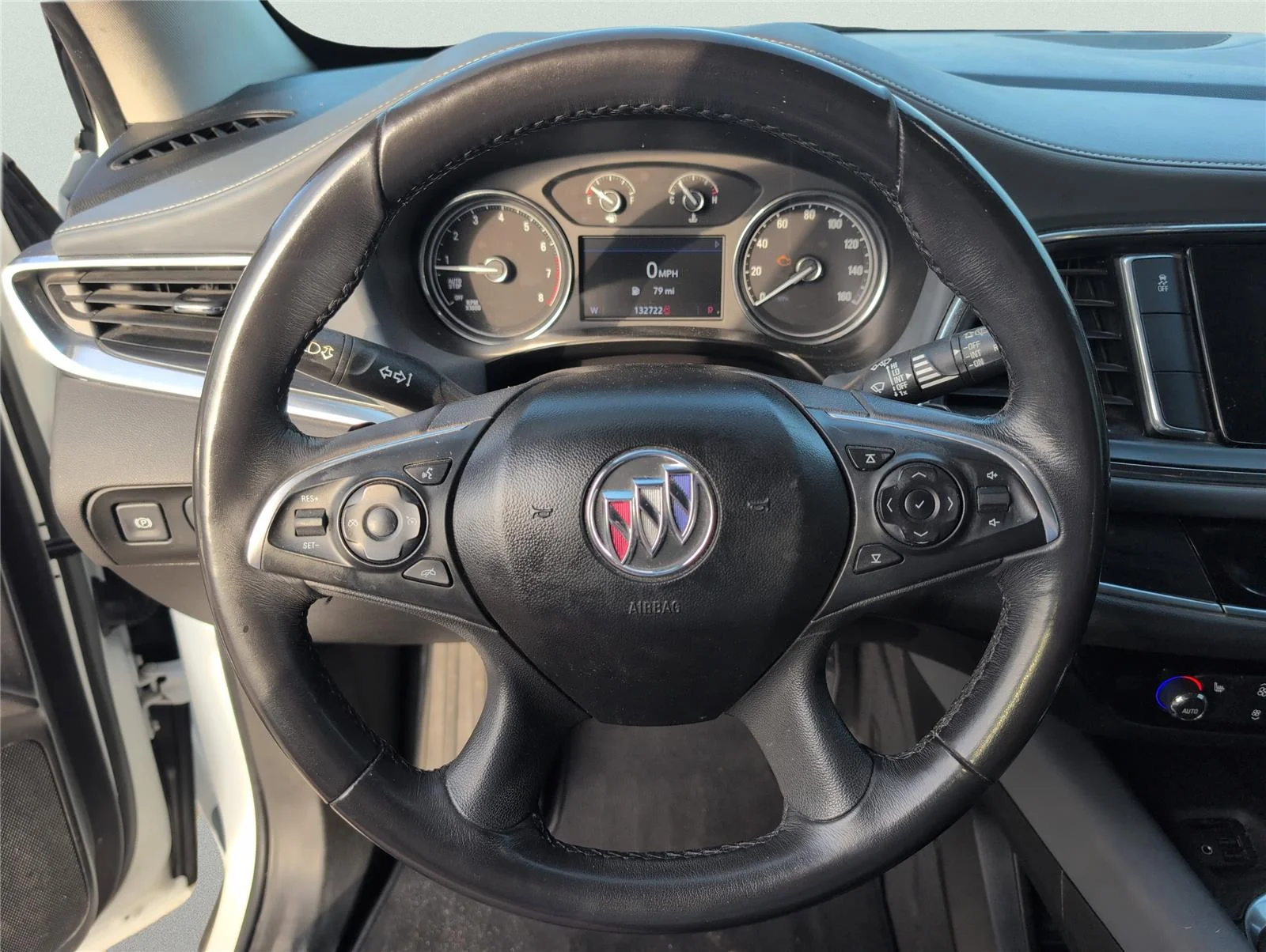 Used 2020 Summit White Buick Essence image 25