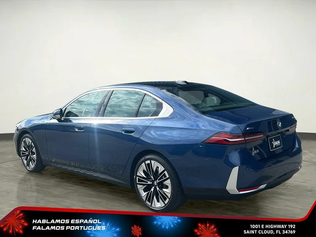 Used 2024 Blue BMW xDrive image 4