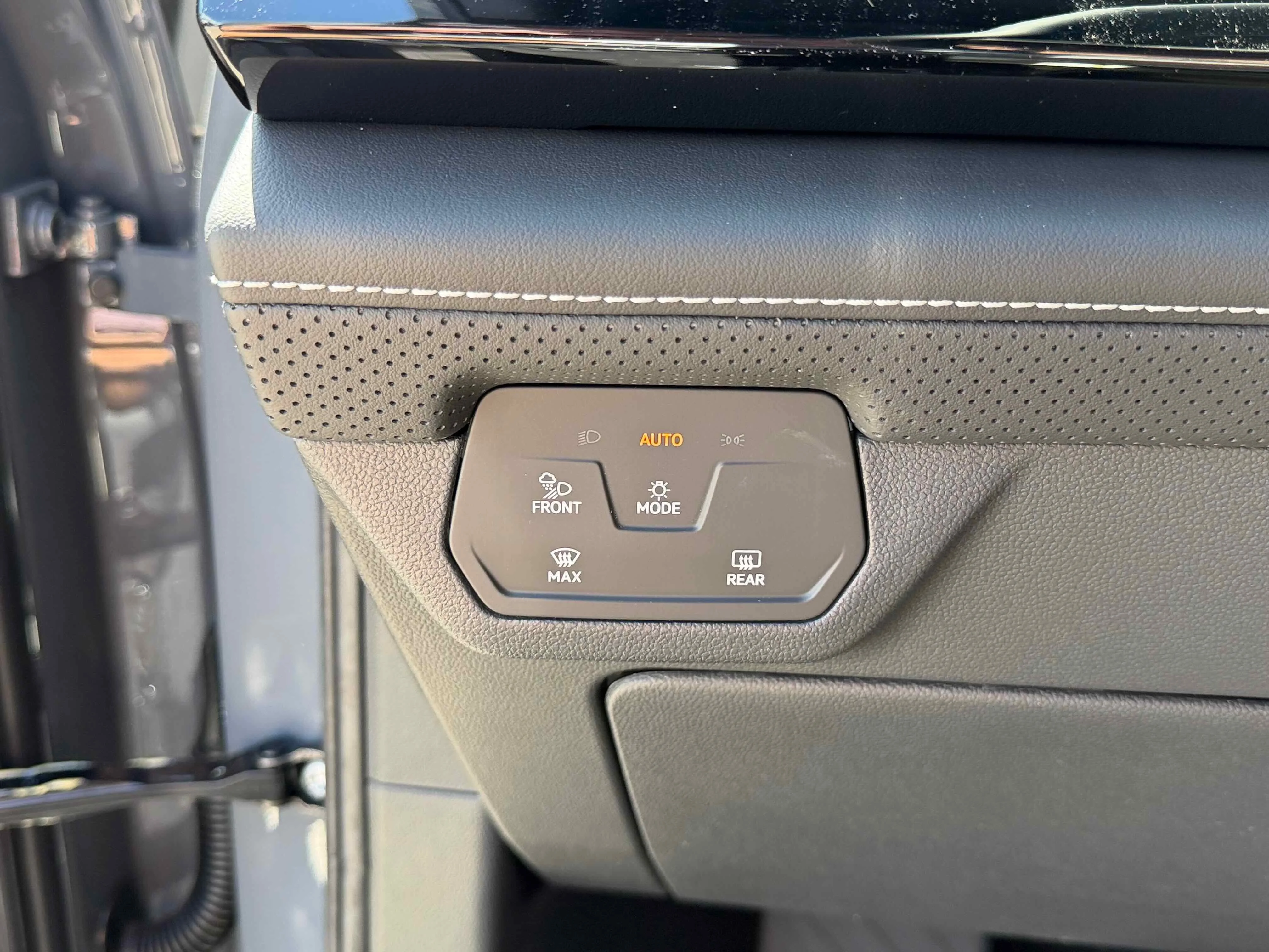 New 2026 Gray Volkswagen 2.0T SE w/Technology image 26