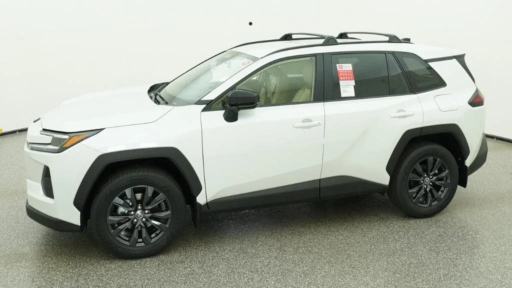 New 2026 Wind Chill Pearl Toyota XLE Premium image 3