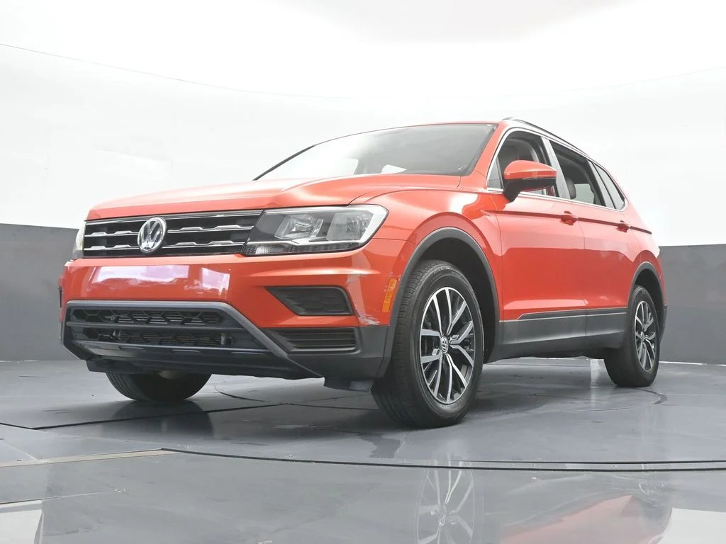 Used 2019 Orange Metallic Volkswagen 2.0T SE image 52