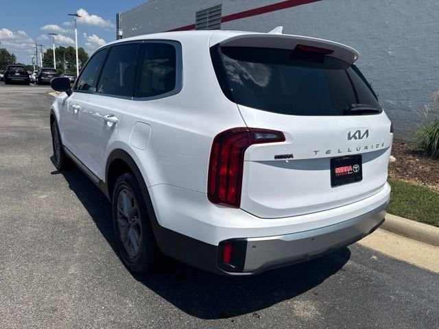 Used 2024 White Kia LX image 5