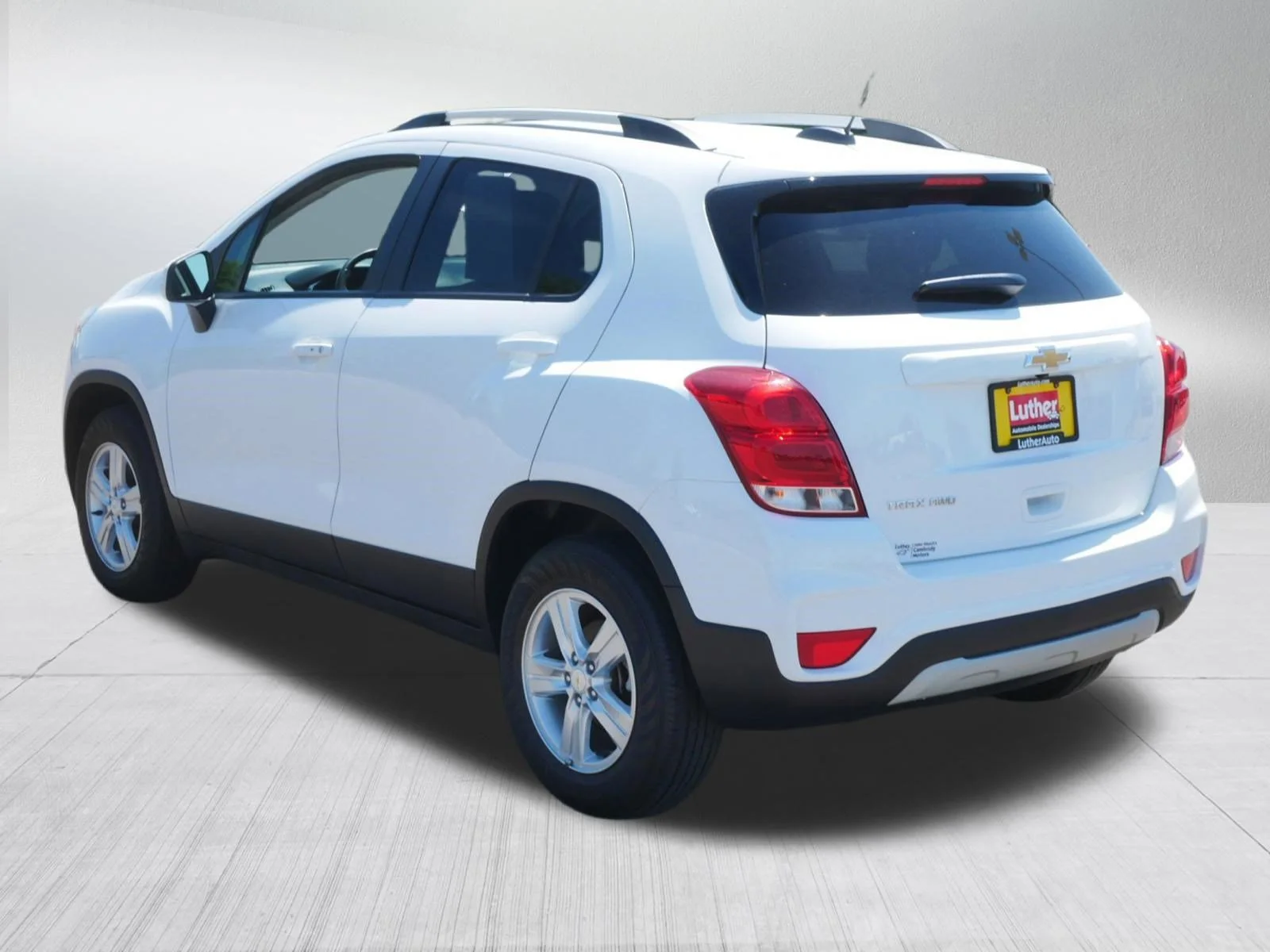 Used 2022 Summit White Chevrolet LT image 5