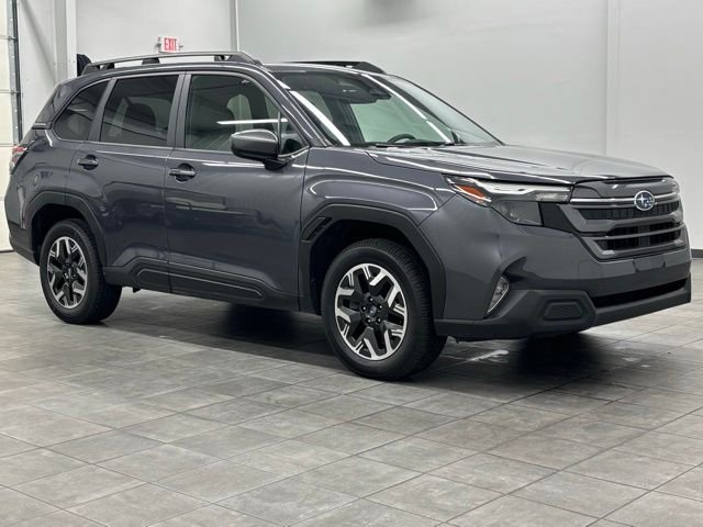 2025 Subaru Forester Premium's photo
