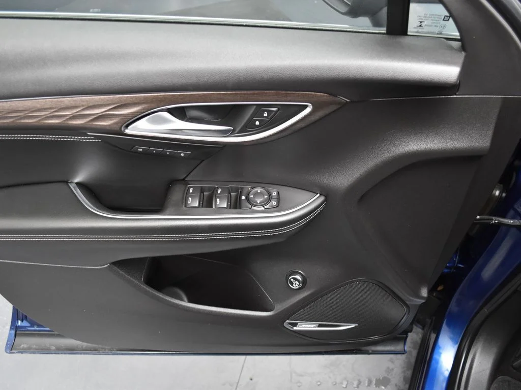 Used 2022 Blue Buick Avenir image 20