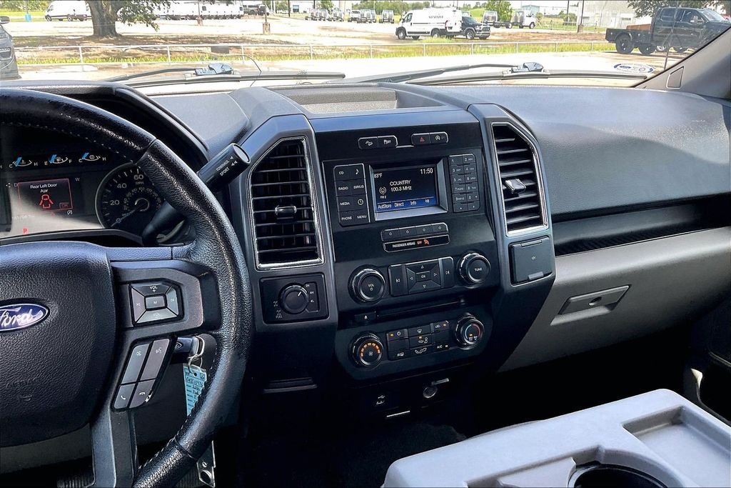 Used 2016 Blue Ford XLT image 9