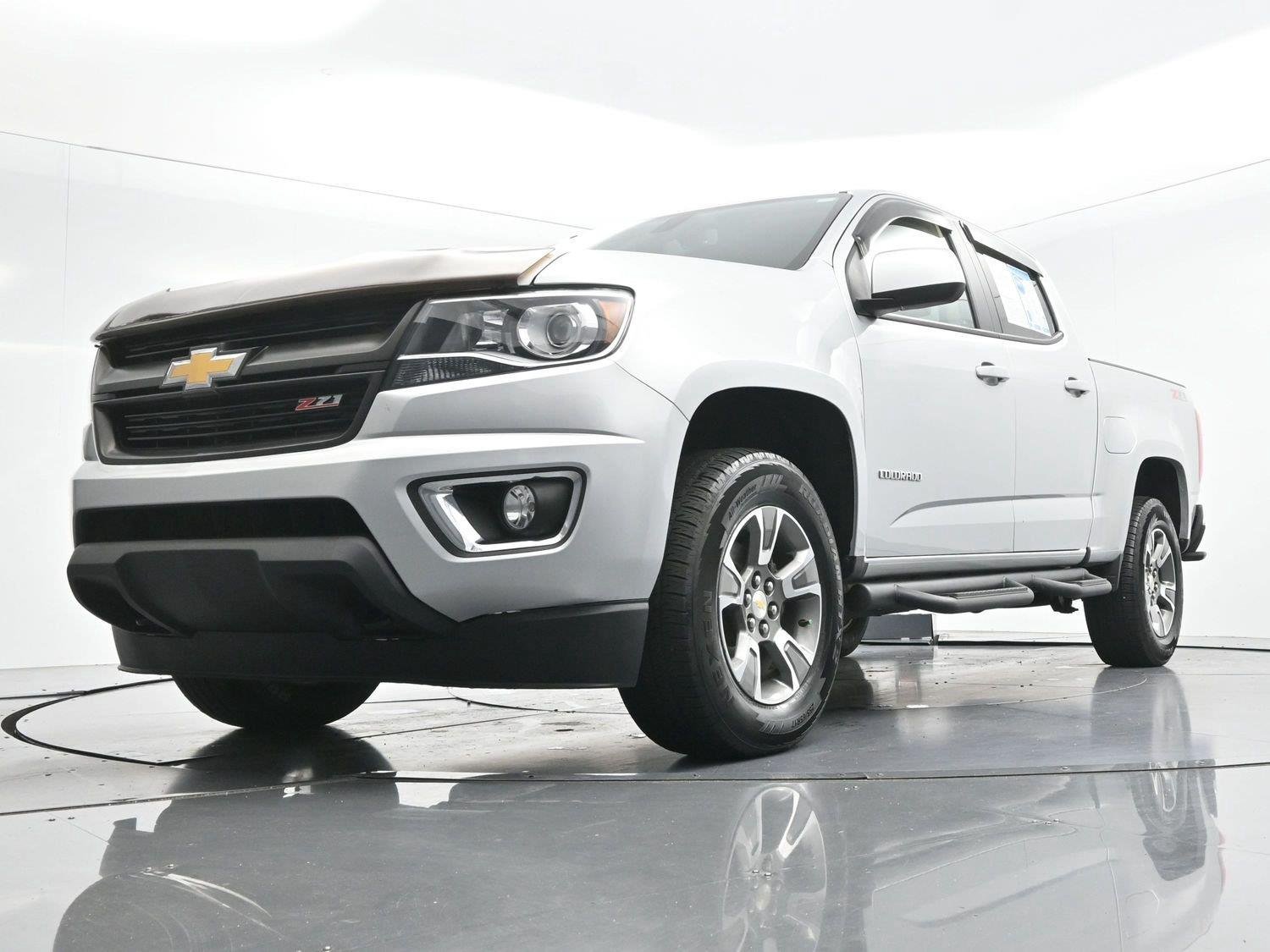 Used 2018 SILVER ICE METALLIC Chevrolet 4WD Z71 image 49