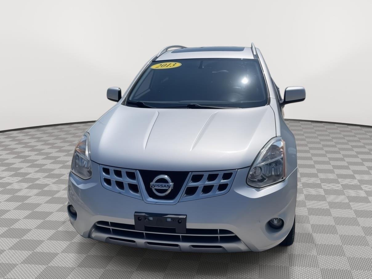 Used 2013 Brilliant Silver Nissan SV image 9