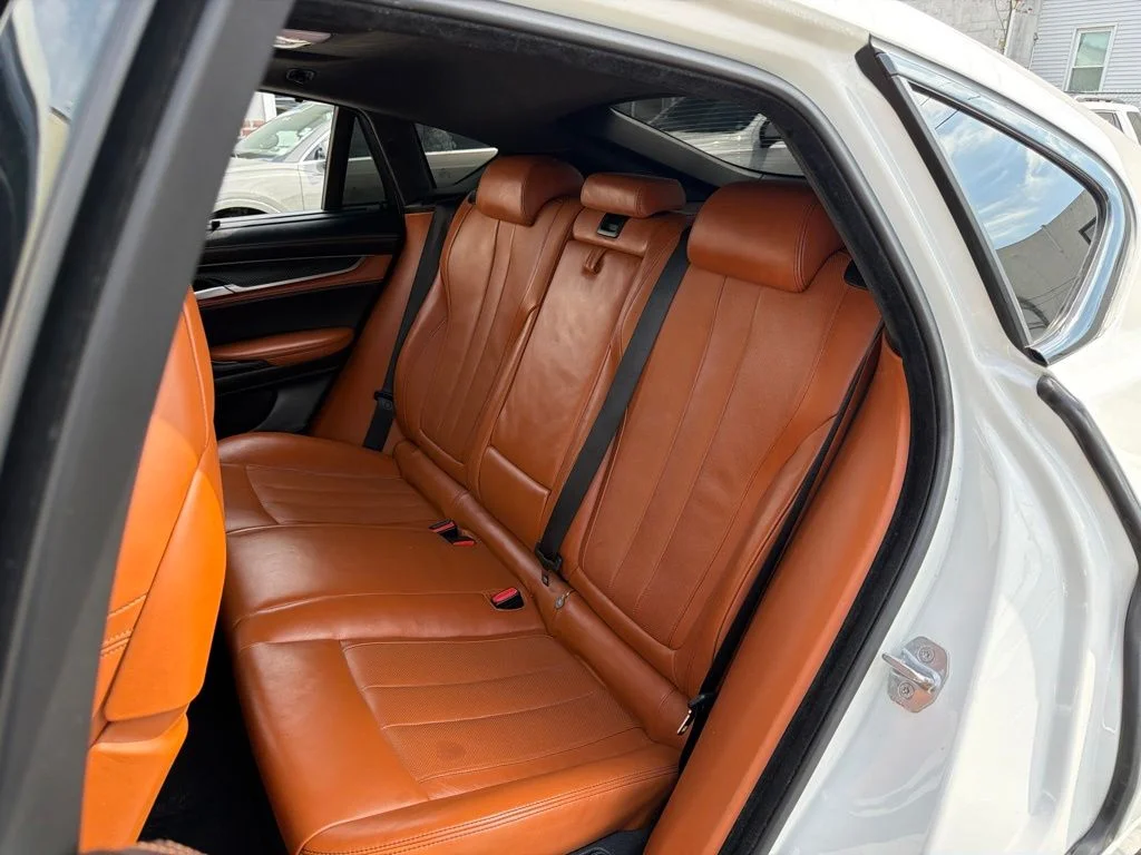 Used 2016 White BMW Base image 23