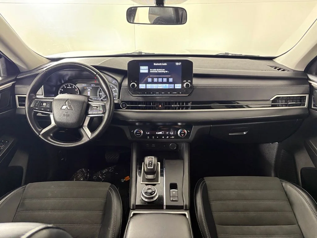 Used 2024 White Mitsubishi SE image 38