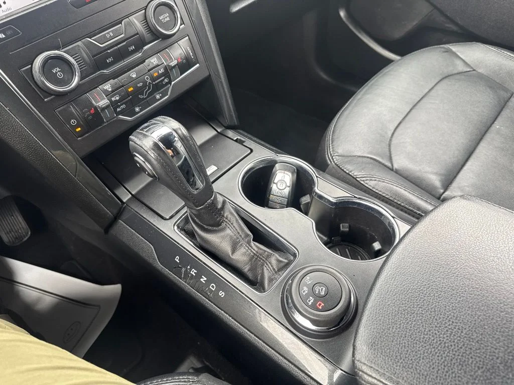 Used 2018 Red Ford XLT image 23