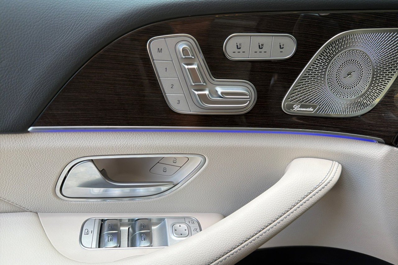 Used 2026 SELENITE GREY METALL Mercedes-Benz GLS 450 image 10
