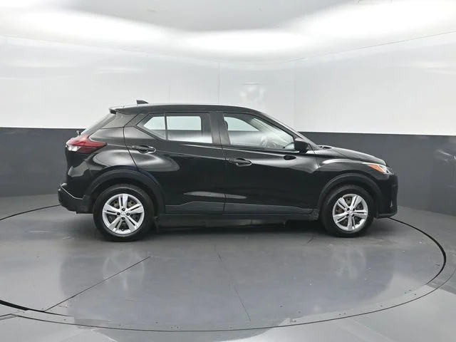 Used 2021 Black Nissan S image 27