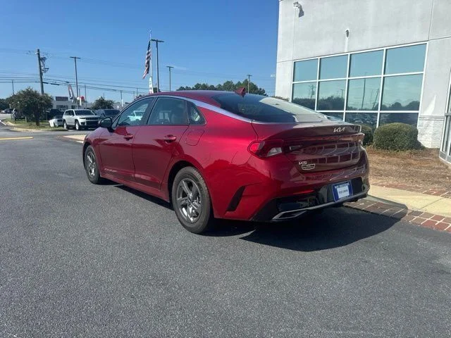 Used 2023 Red Kia LXS image 9
