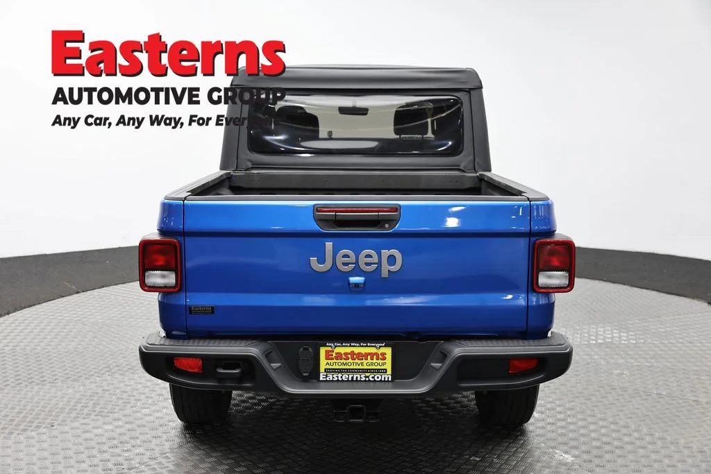 Used 2021 Blue Jeep Overland image 5