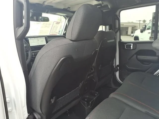 Used 2025 White Jeep 4-Door Rubicon 4x4 image 11
