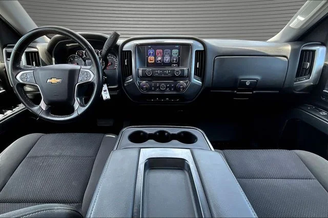 Used 2018 White Chevrolet LT image 8