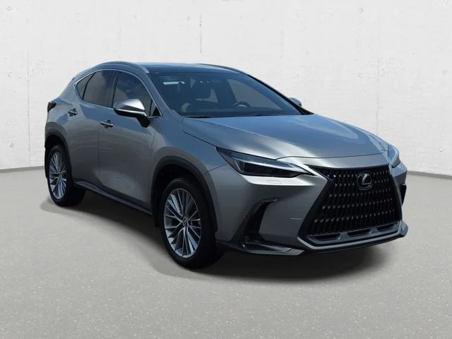 Used 2023 Silver Lexus 350 Luxury image 3
