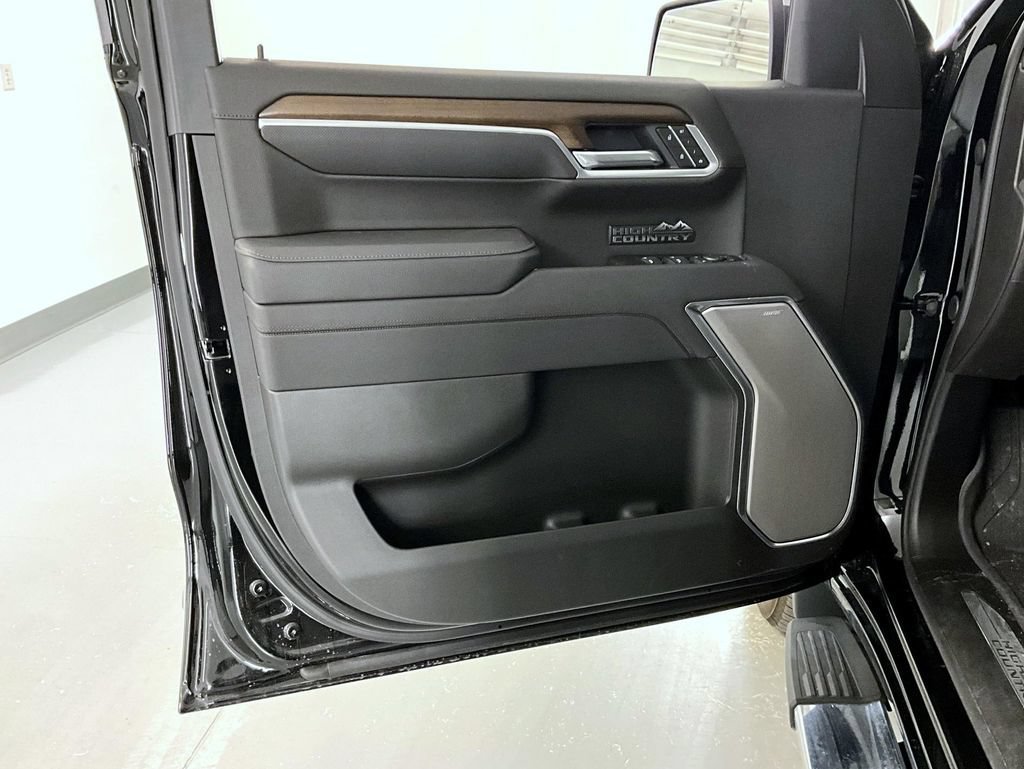2026 Chevrolet Silverado 1500 High Country - Photo 11