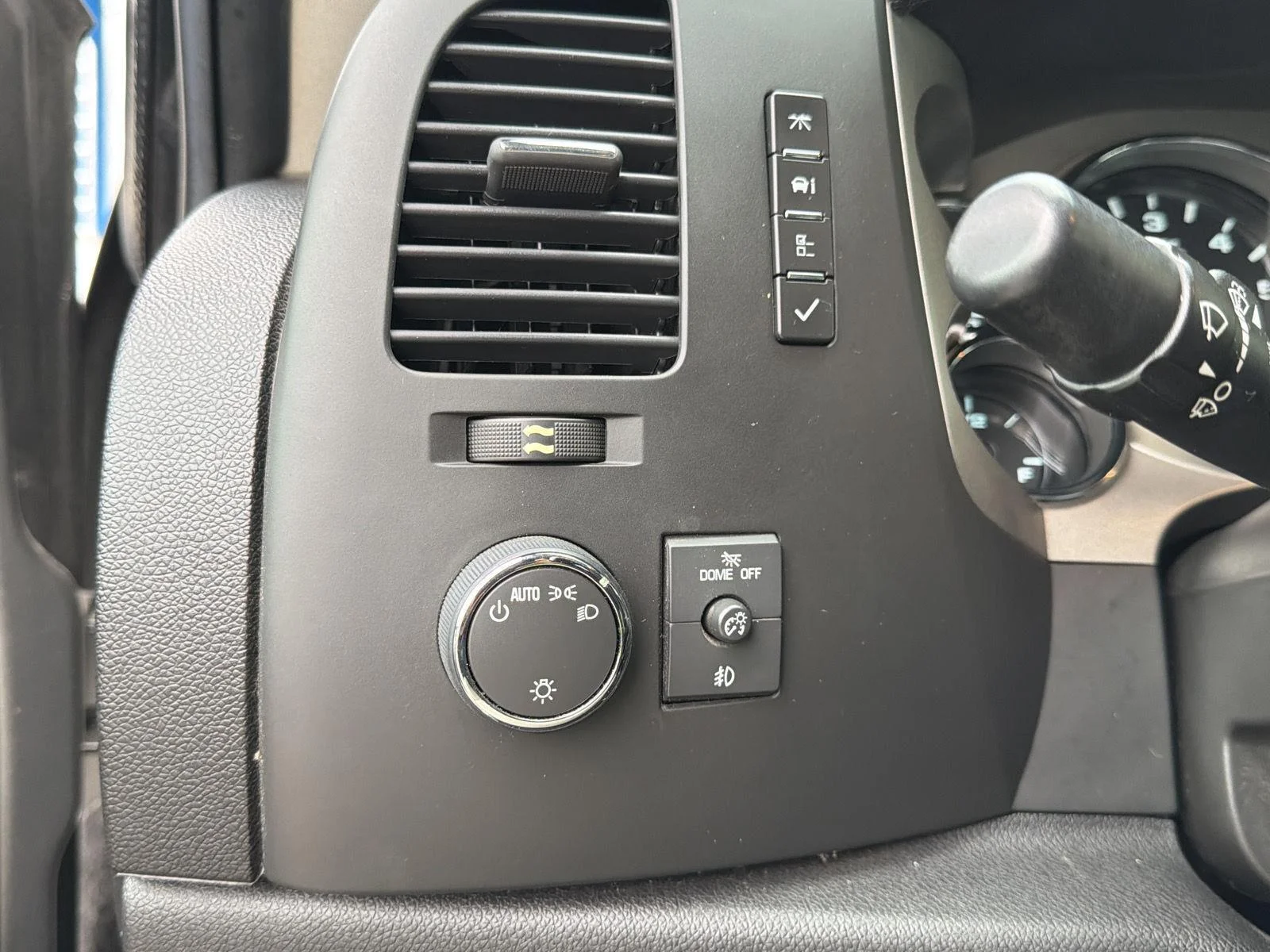 Used 2012 STEEL GRAY METALLIC GMC SLE image 16