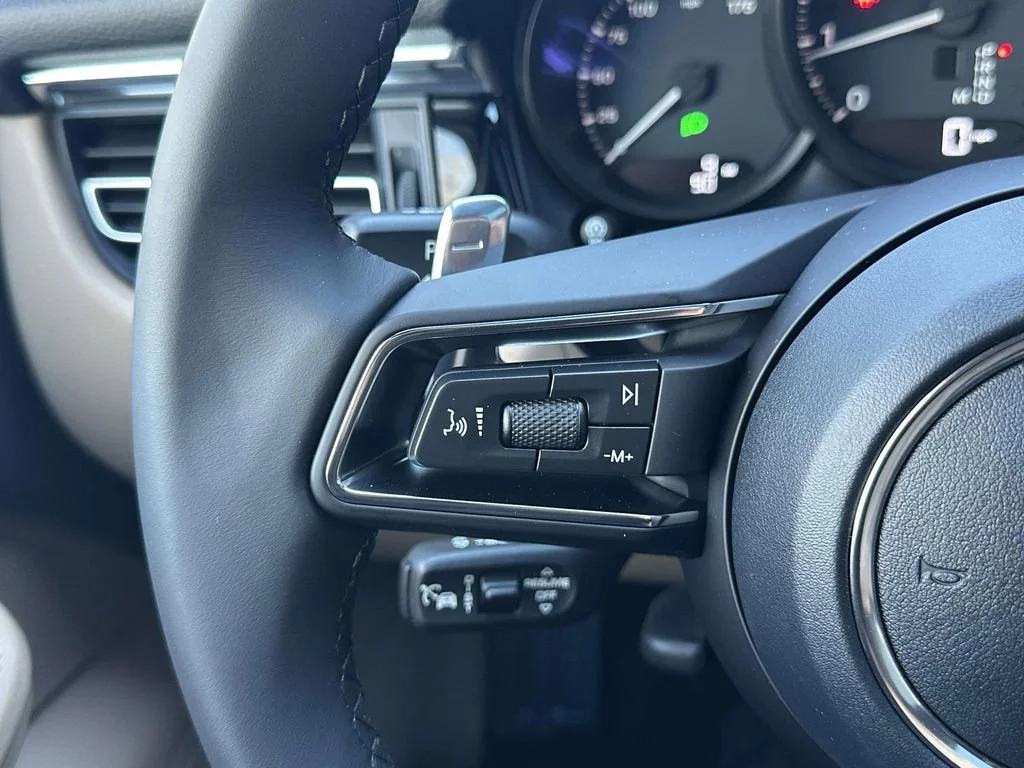 2026 Porsche Macan - Photo 21