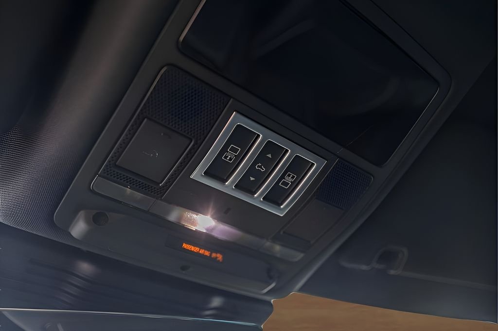 2024 Land Rover Discovery Metropolitan Edition - Photo 25