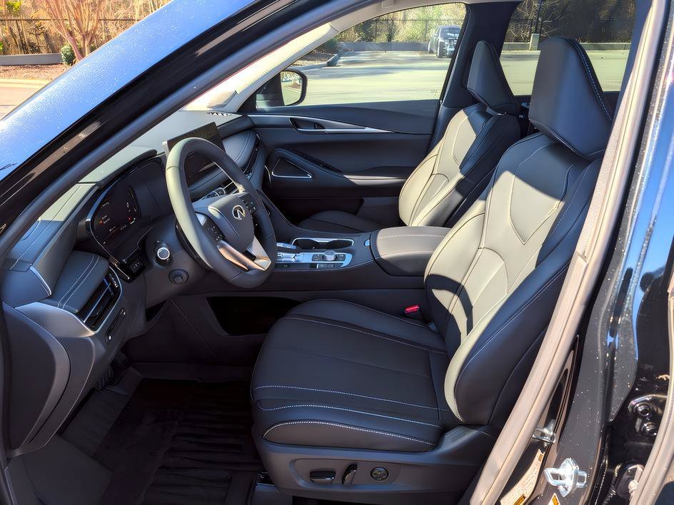 Used 2026 Mineral Black INFINITI LUXE image 10