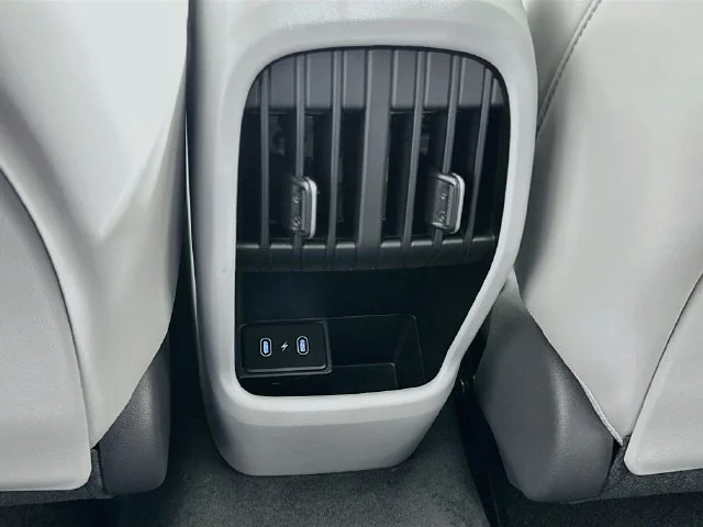 New 2027 Green Hyundai Limited image 12