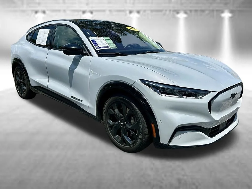 Certified Used 2023 White Metallic Ford Premium image 3