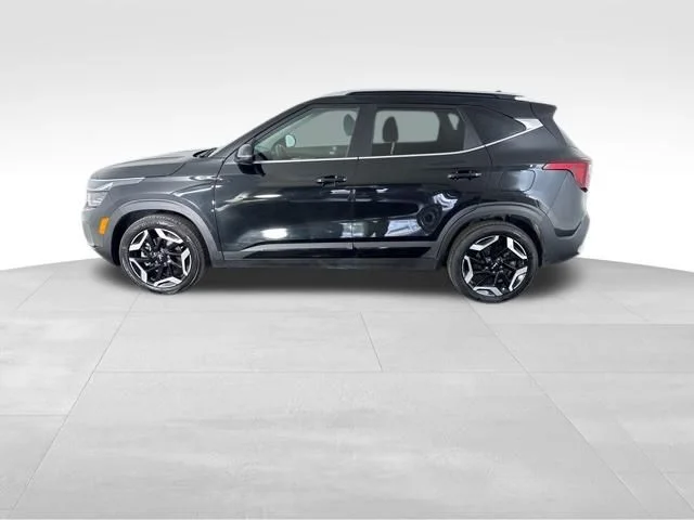 Used 2024 Black Kia SX image 10