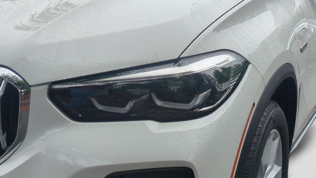 Used 2023 White BMW xDrive45e image 26