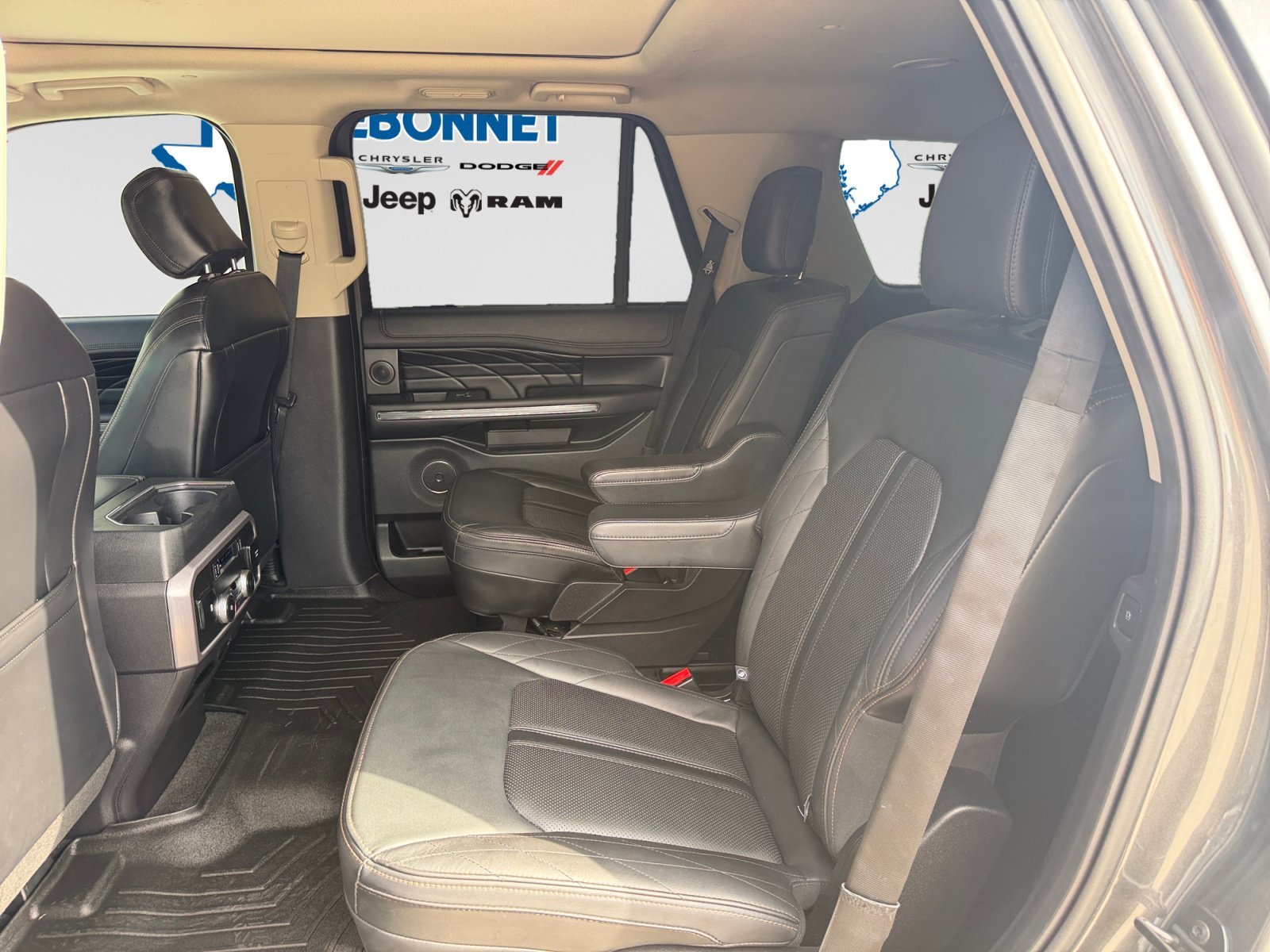 Used 2019 Magnetic Ford Platinum image 21