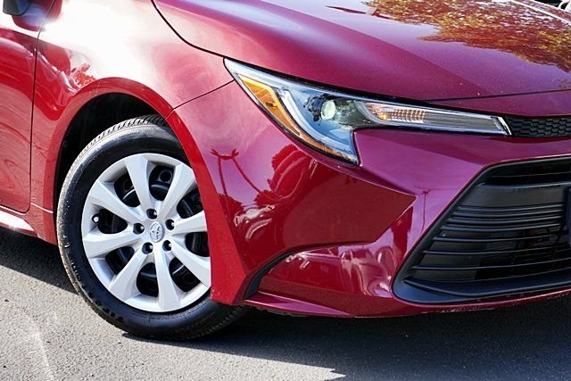 Used 2026  Toyota LE image 3