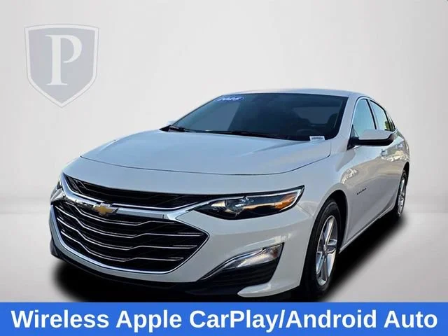 Used 2025 Summit White Chevrolet LS image 13