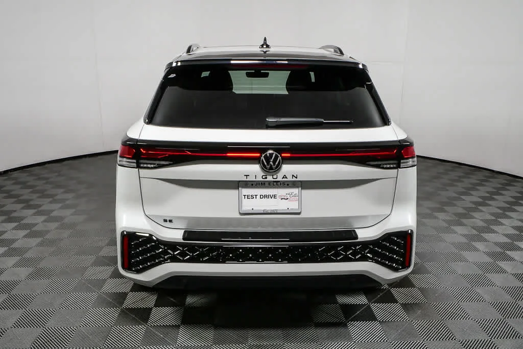 New 2026 Opal White Pearl Volkswagen SE R-Line Black image 28