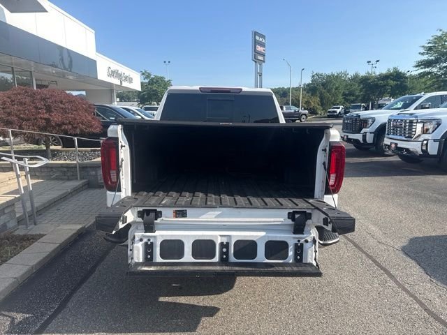 Used 2023 White GMC SLT image 27