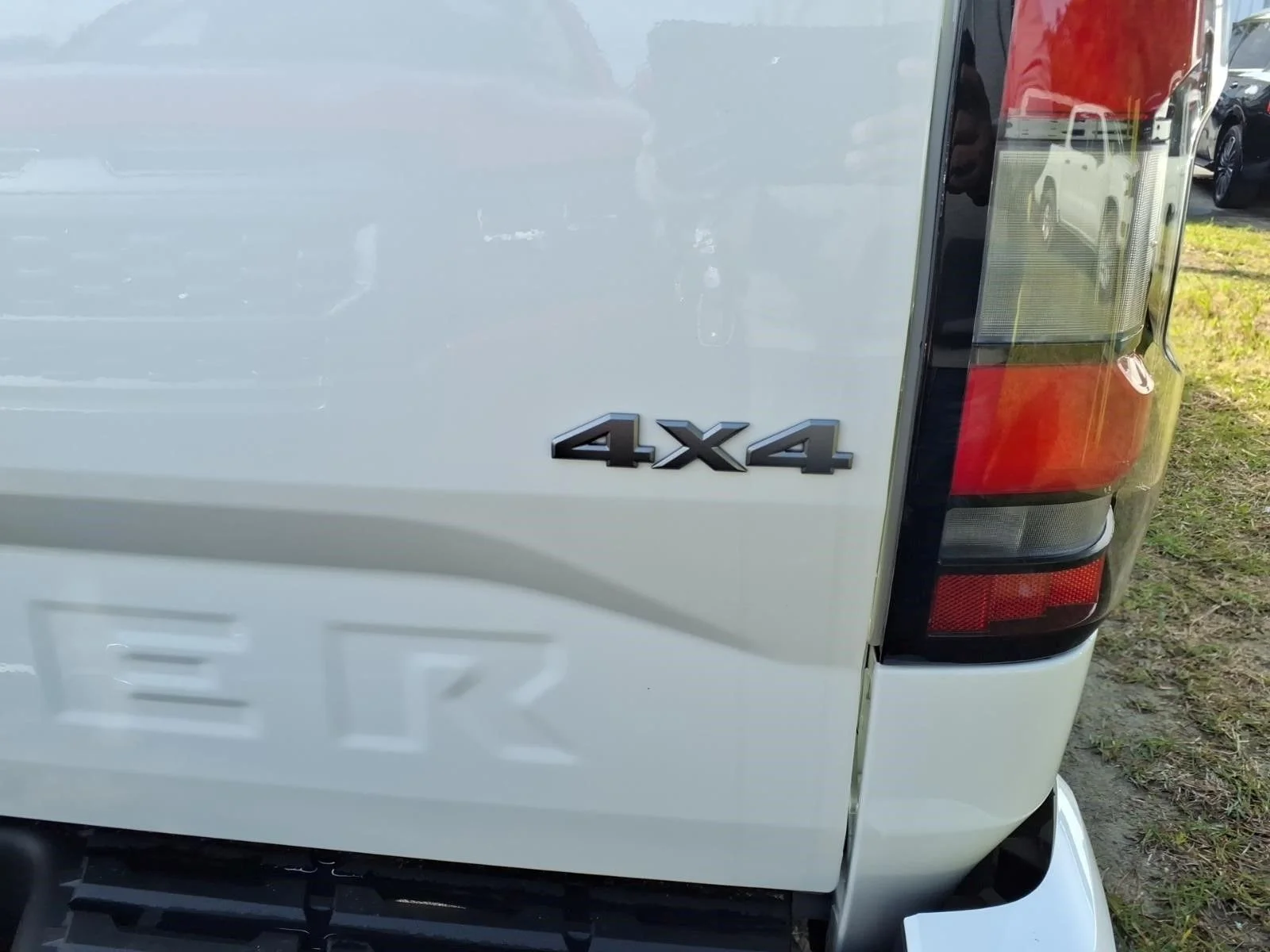 New 2026 Glacier White Nissan Crew Cab SV image 2